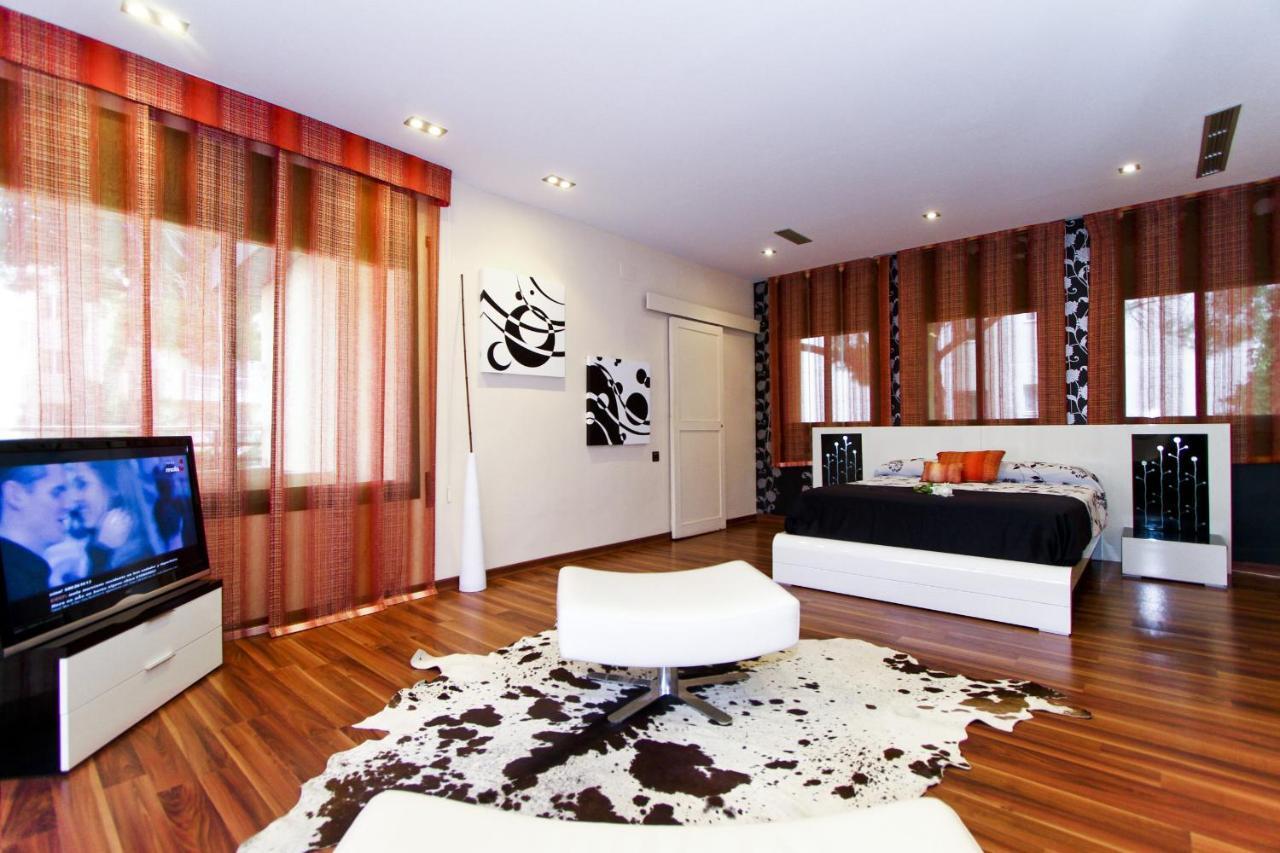 New Play Lake Villa Salou Ngoại thất bức ảnh